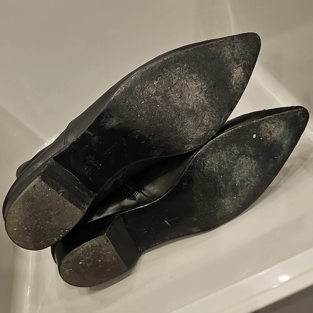 ALUMNAE Elegant Black Leather Booties